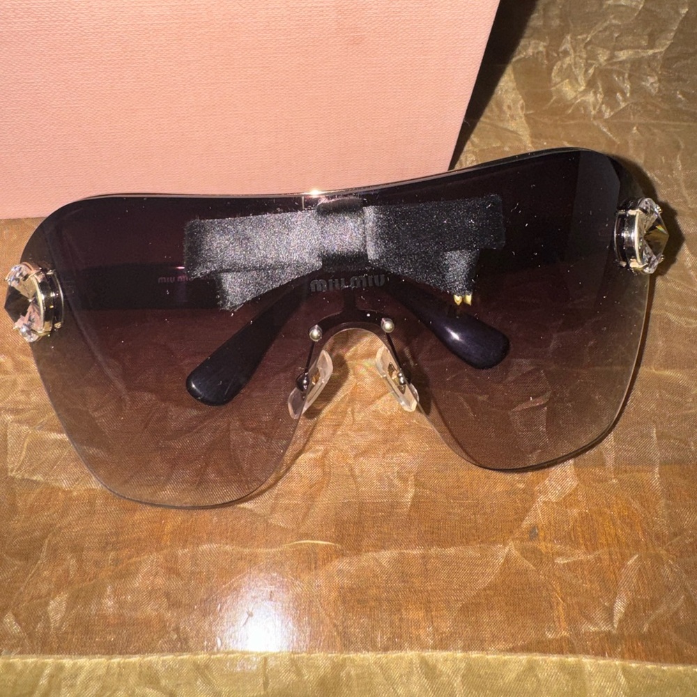 MIU MIU Sunglasses - Picture 5 of 8